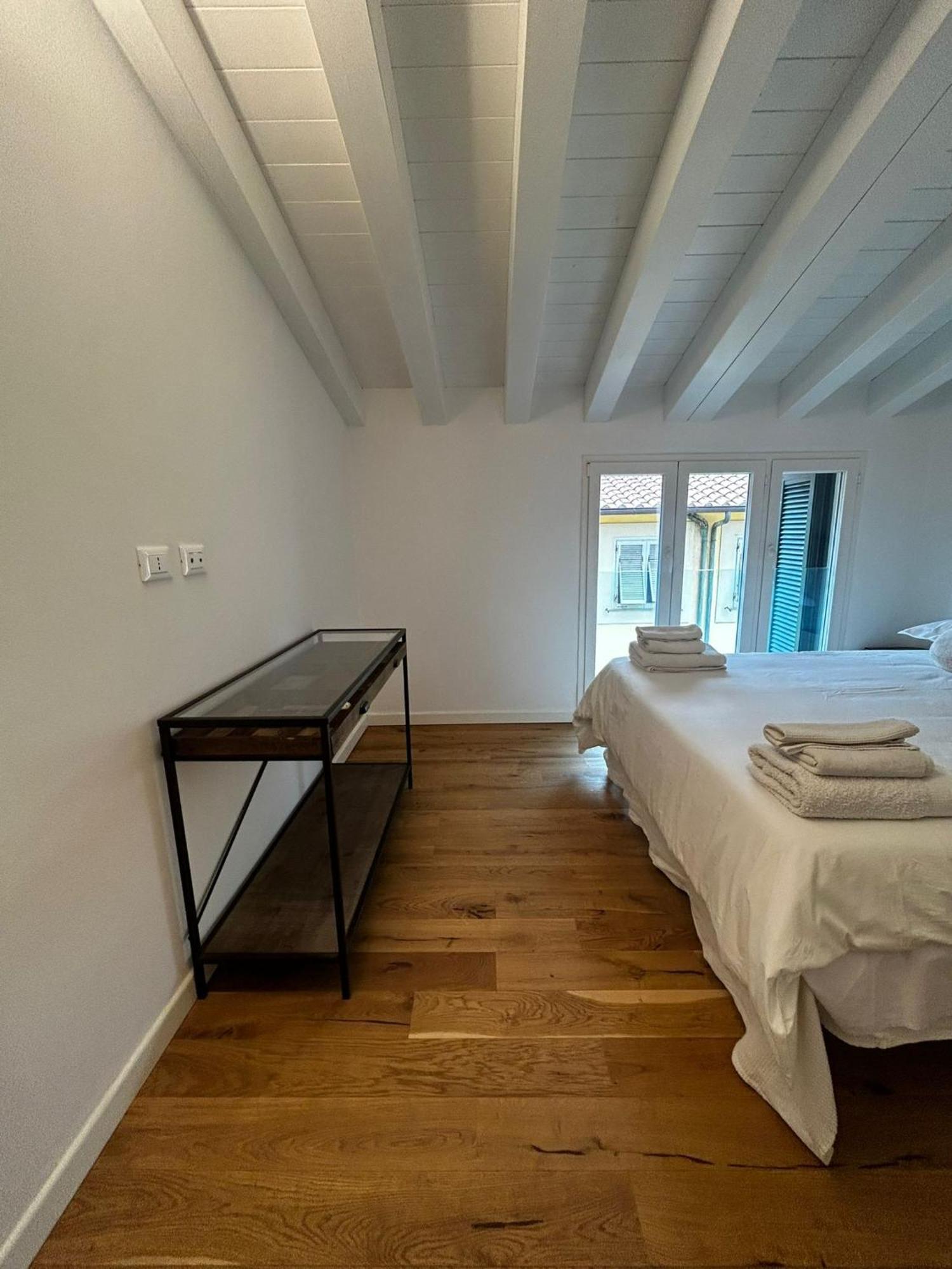 Waterfront Balcony I Grani 5 Resort Grand Suite Livorno Exteriör bild