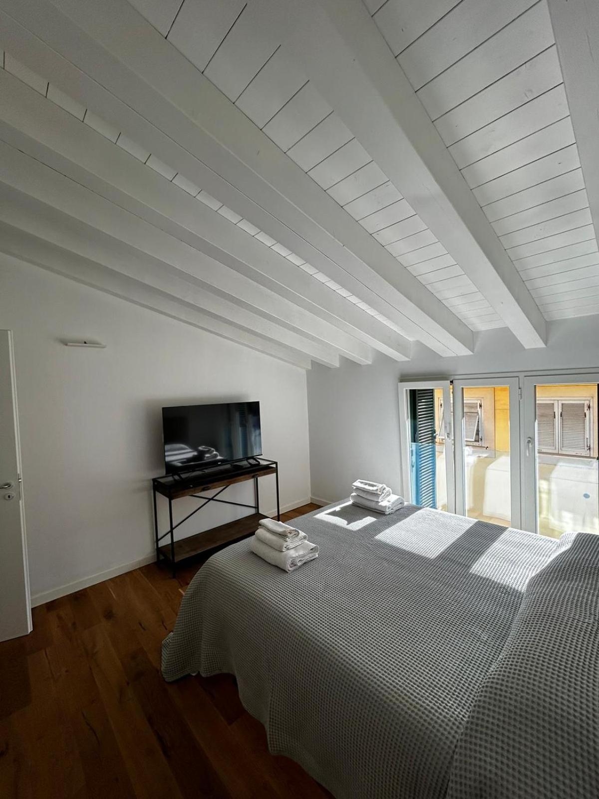 Waterfront Balcony I Grani 5 Resort Grand Suite Livorno Exteriör bild
