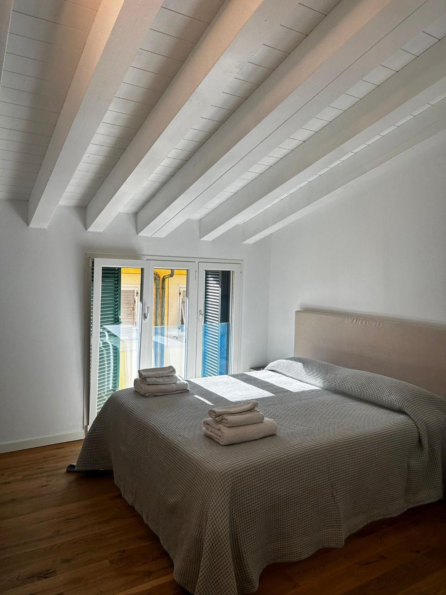 Waterfront Balcony I Grani 5 Resort Grand Suite Livorno Exteriör bild